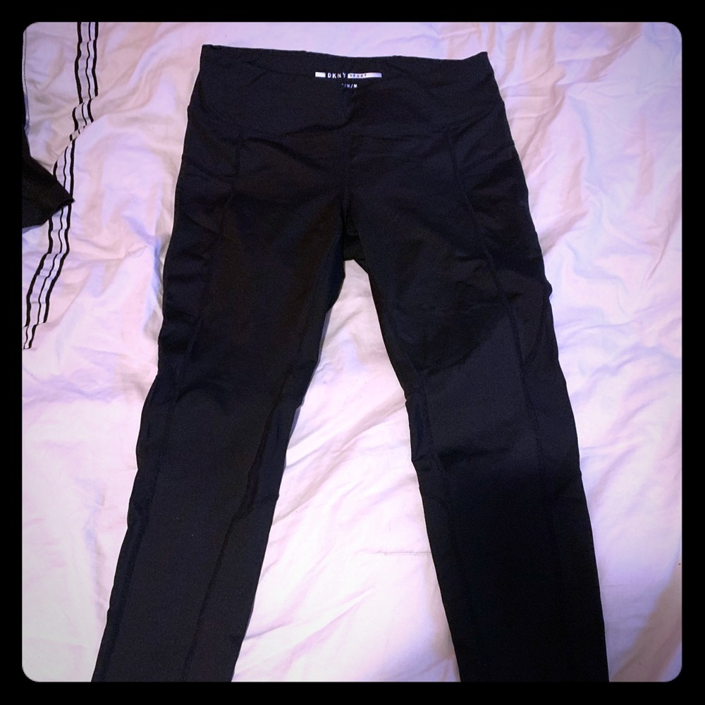 Super comfy DKNY SPORT Capri Leggings